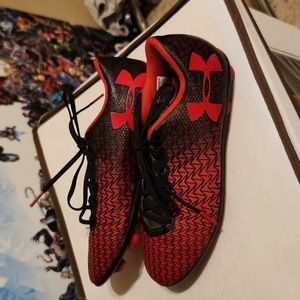 Under Armor Red and Black Cleatd Size 5 Youth